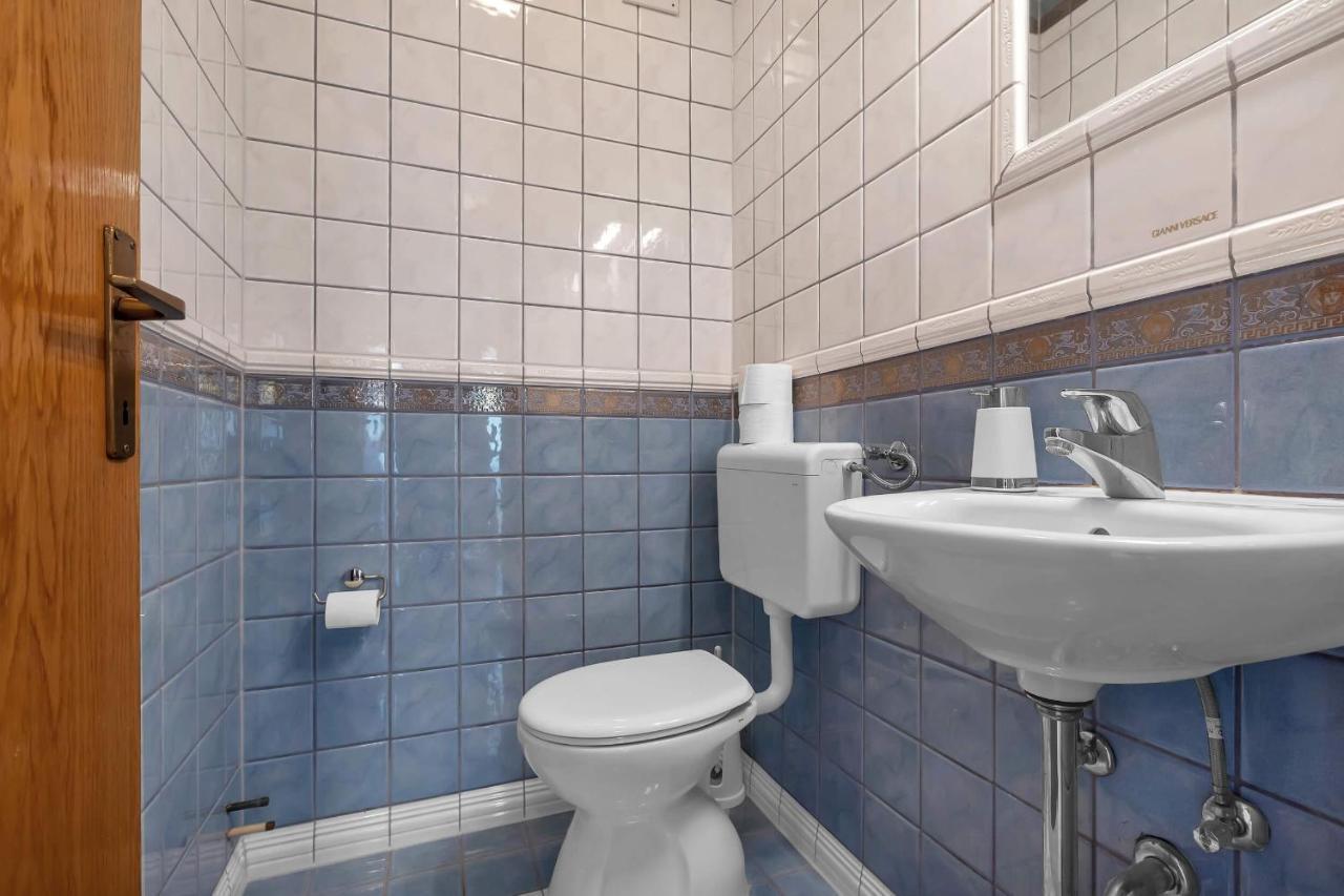 Apartments Marin Брела Екстериор снимка