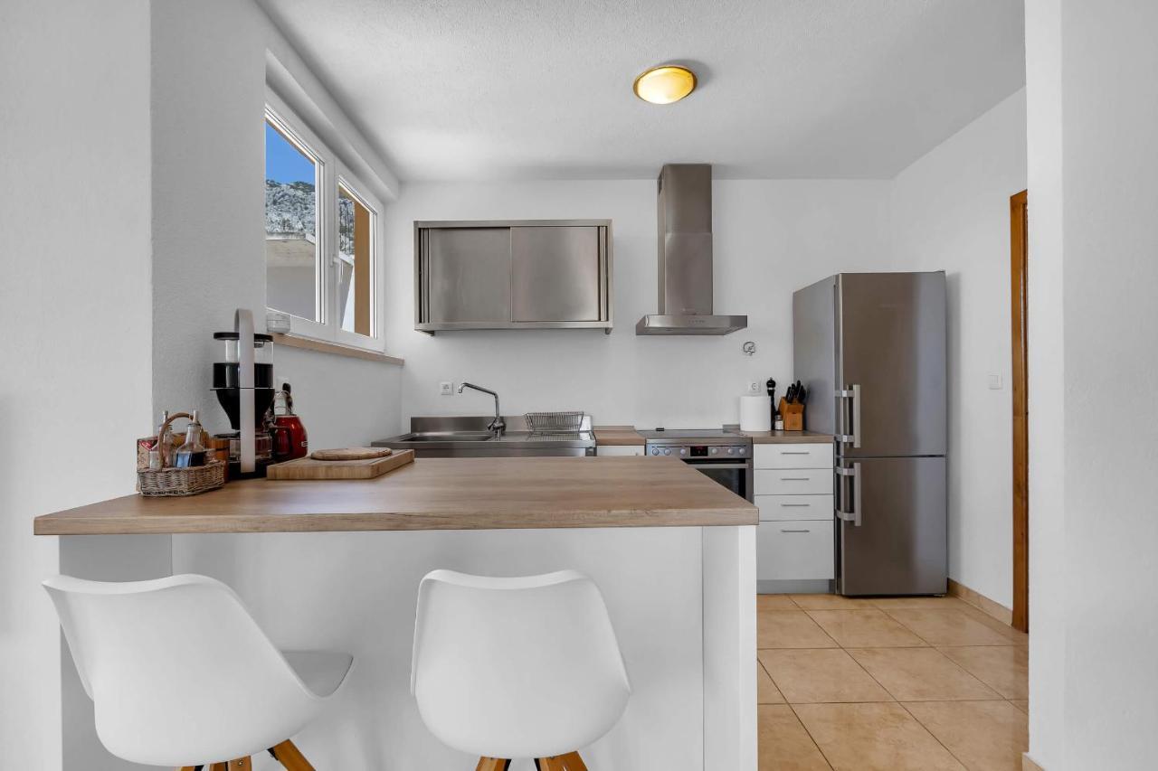 Apartments Marin Брела Екстериор снимка