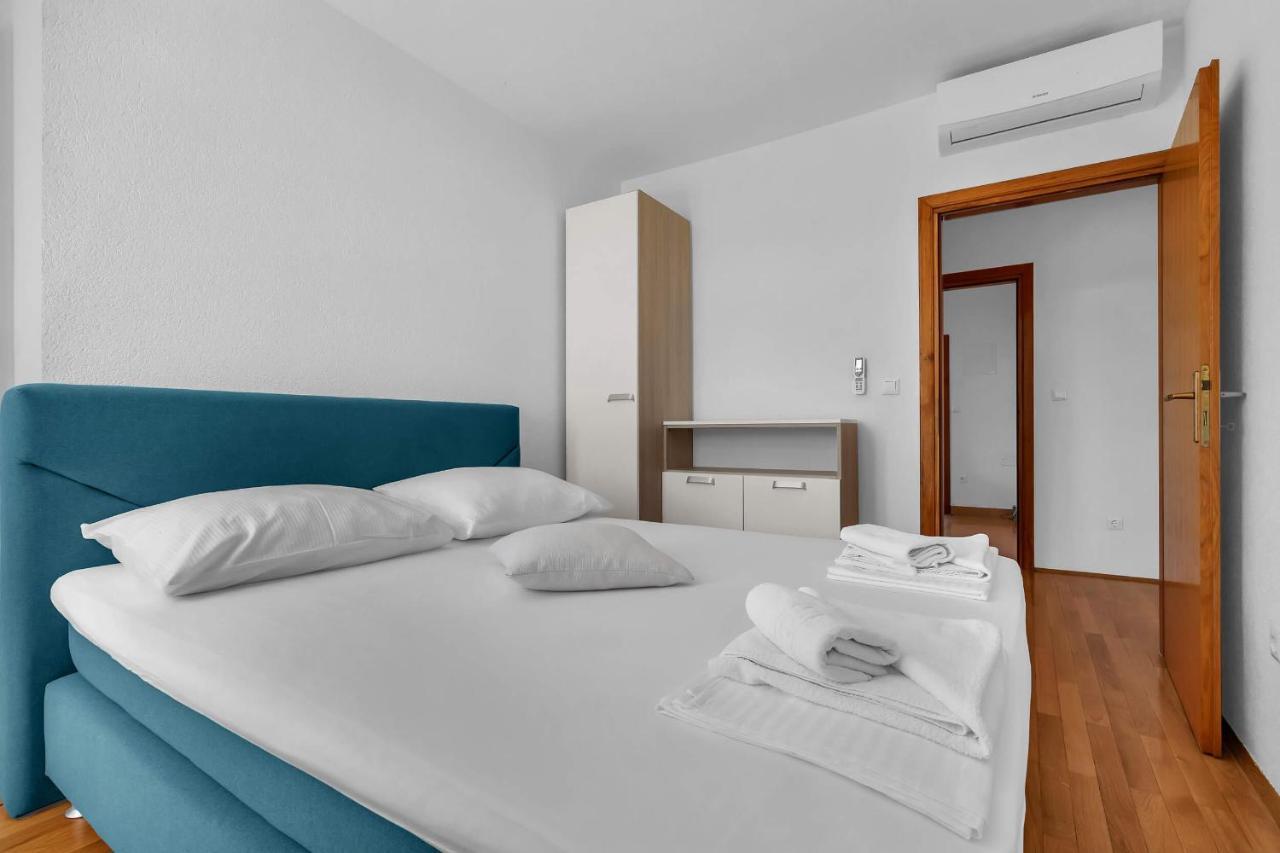 Apartments Marin Брела Екстериор снимка