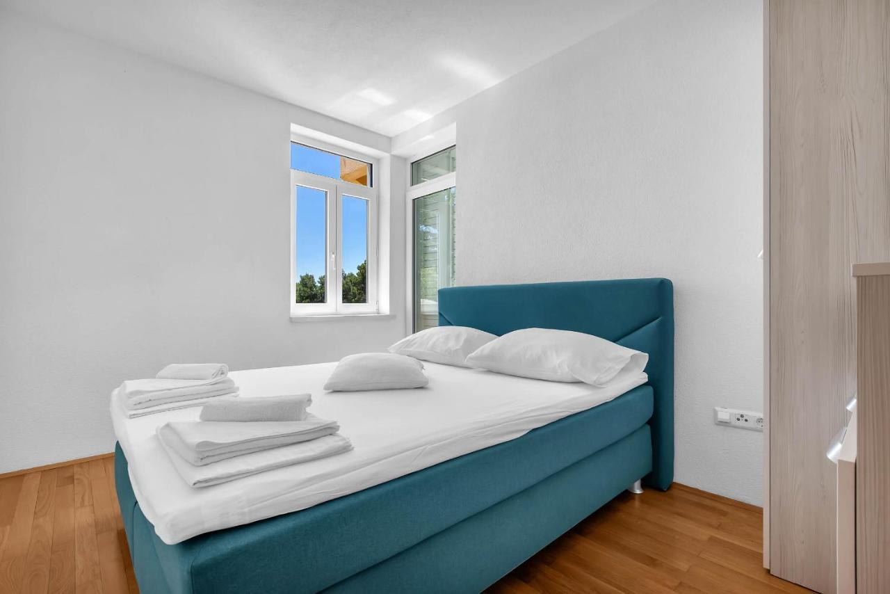 Apartments Marin Брела Екстериор снимка