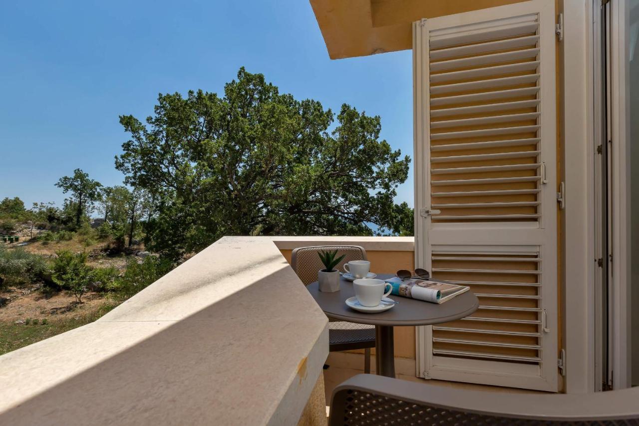 Apartments Marin Брела Екстериор снимка