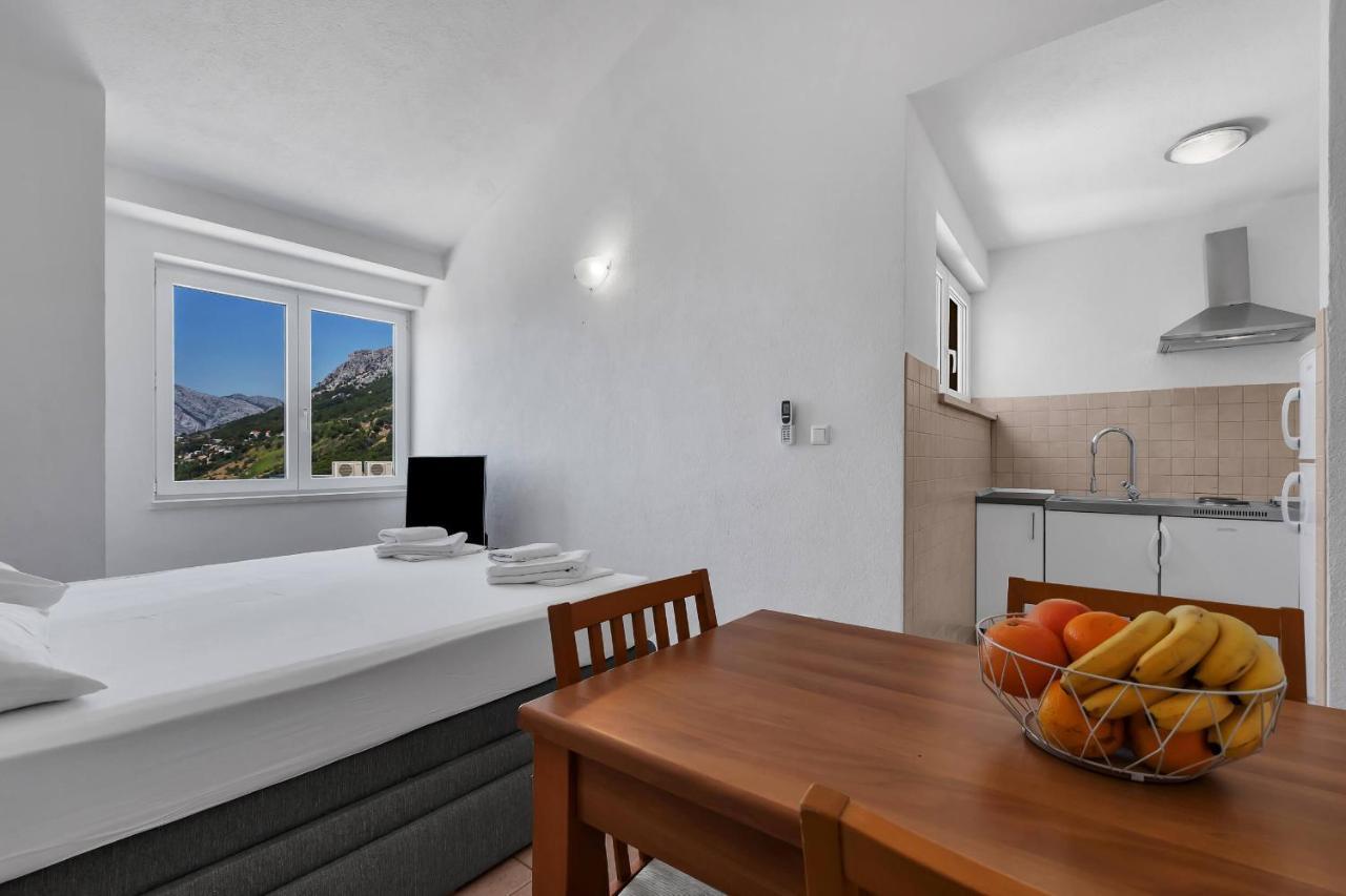 Apartments Marin Брела Екстериор снимка