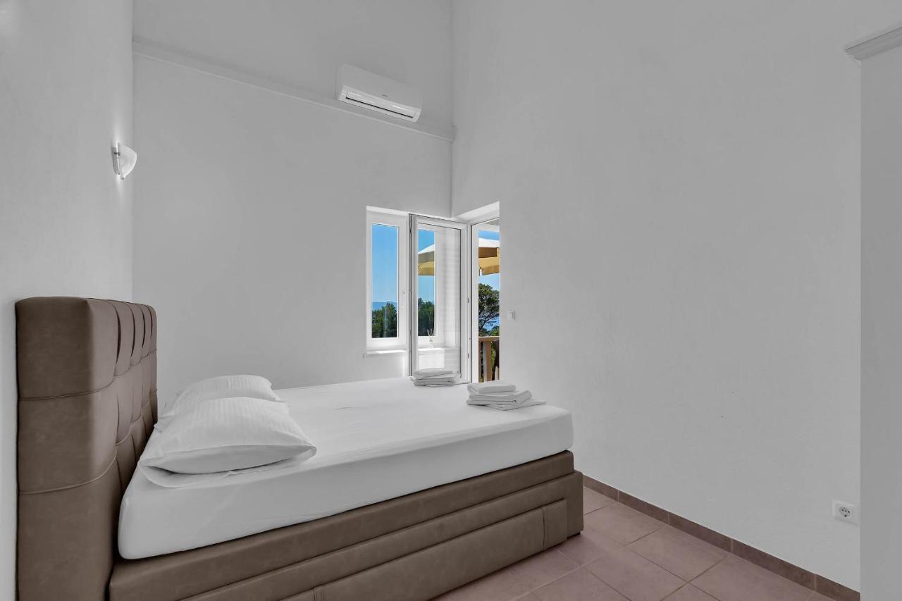 Apartments Marin Брела Екстериор снимка