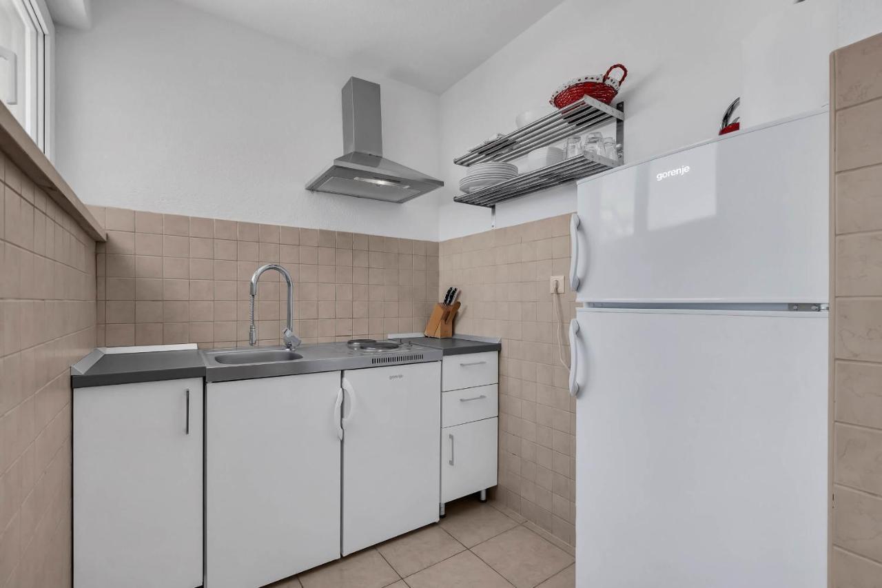 Apartments Marin Брела Екстериор снимка