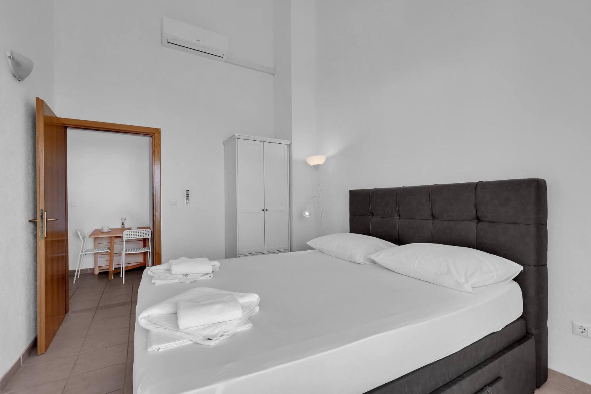 Apartments Marin Брела Екстериор снимка