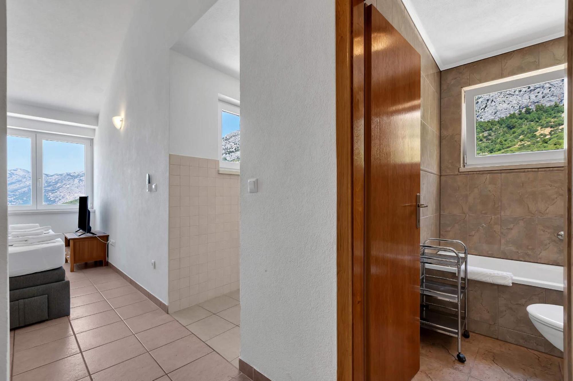 Apartments Marin Брела Стая снимка