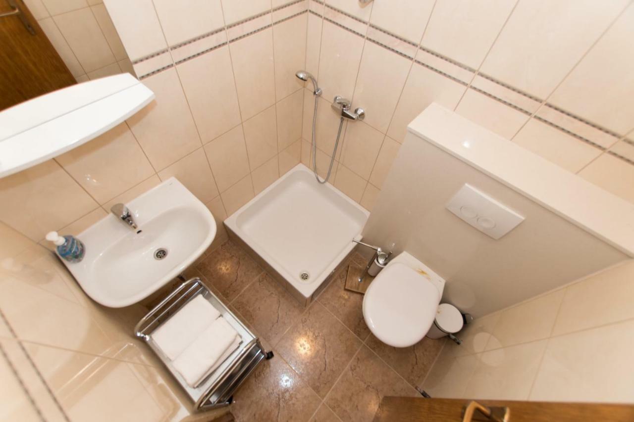 Apartments Marin Брела Екстериор снимка