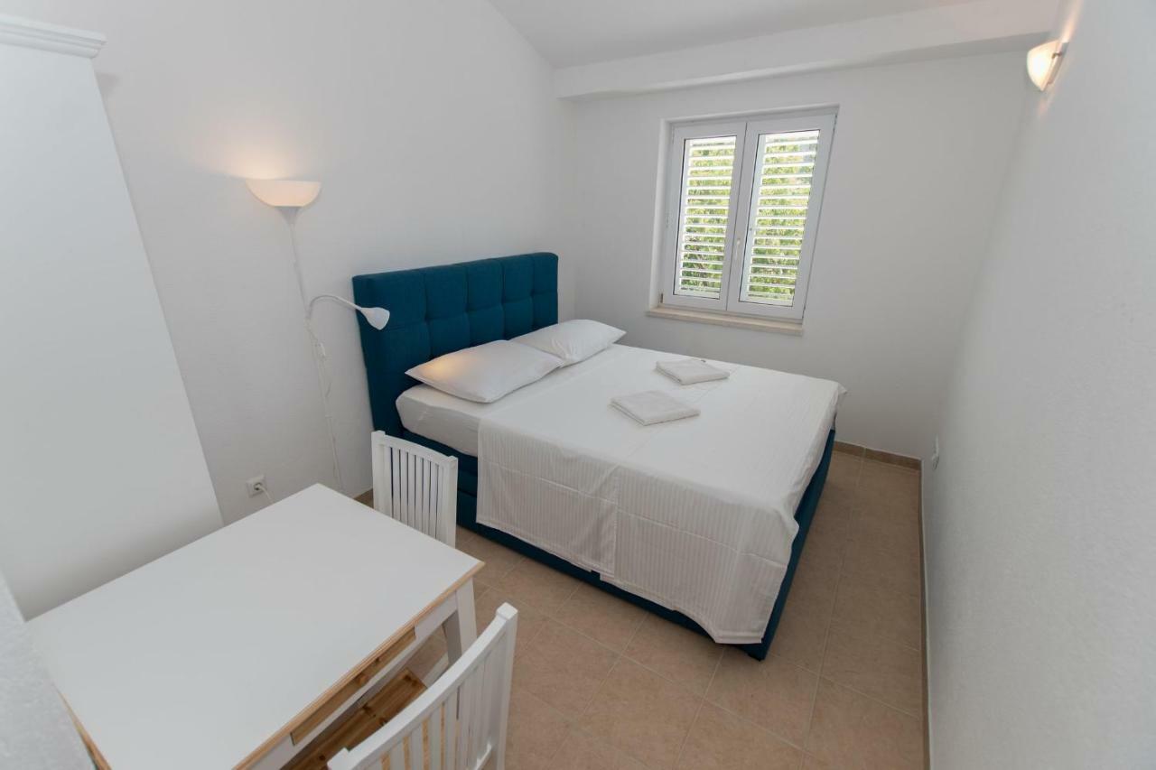 Apartments Marin Брела Екстериор снимка