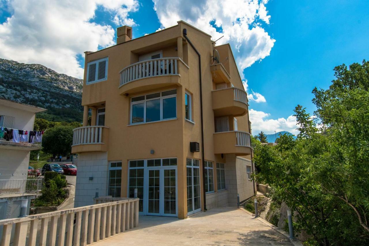 Apartments Marin Брела Екстериор снимка